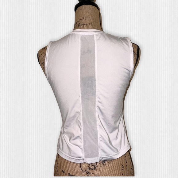 Halio White Crop Top - Picture 7 of 8